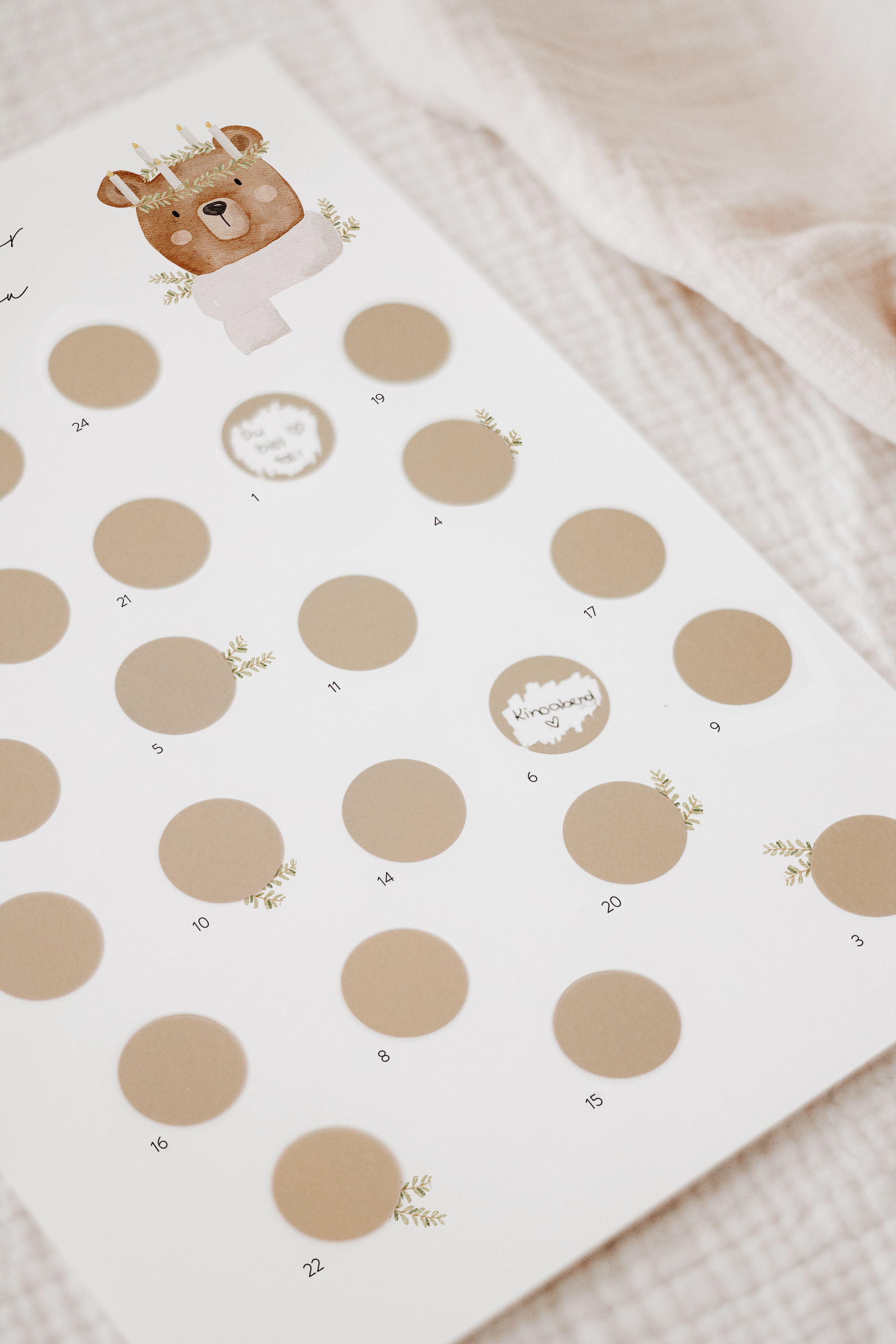 Hej Hanni Adventskalender zum Freirubbeln Bär