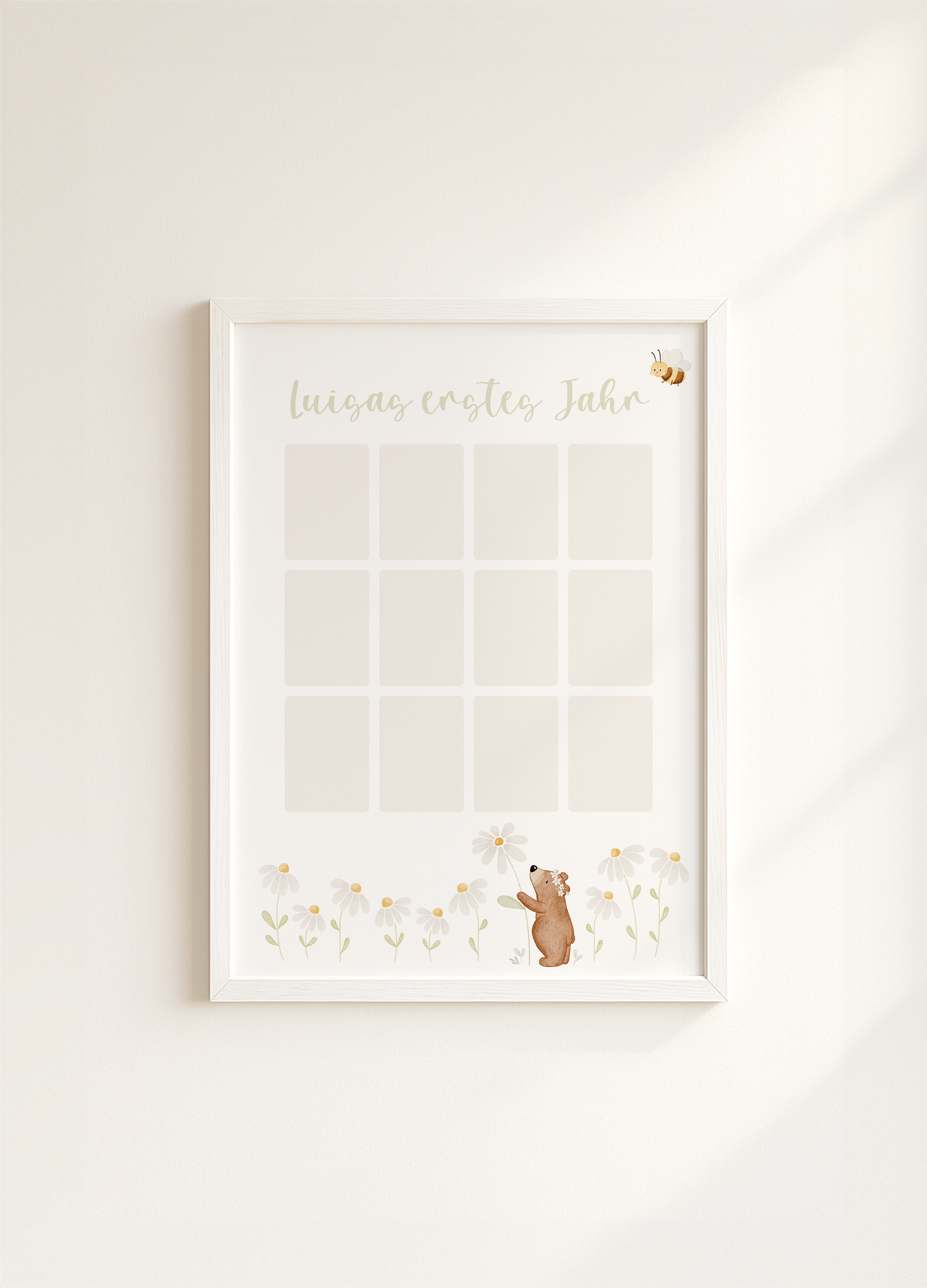 Kinderposter erstes Babyjahr Kleiner Bär mit Blume - für Fotos
