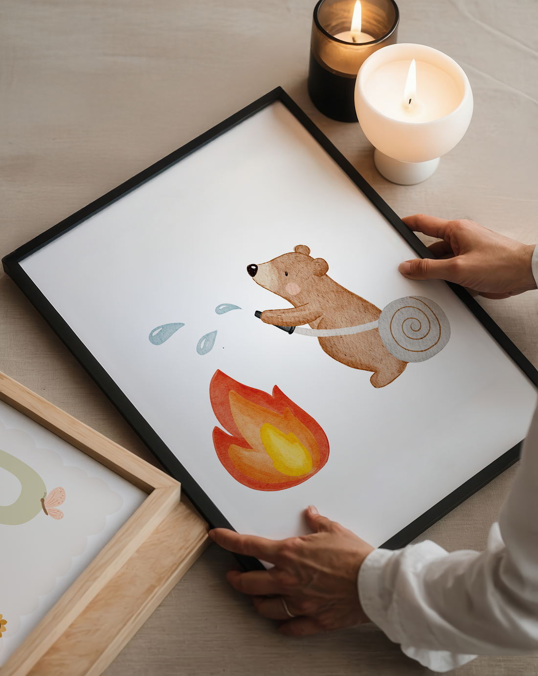 Kinderposter Kleiner Feuerwehrbär inkl. Rahmen