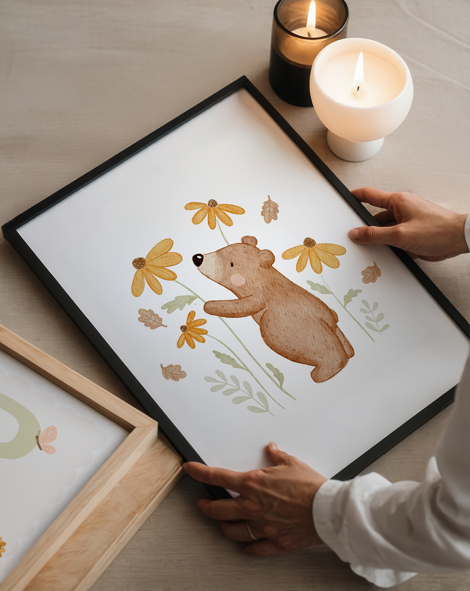 Kinderposter Kleiner Bär gelbe Blumen