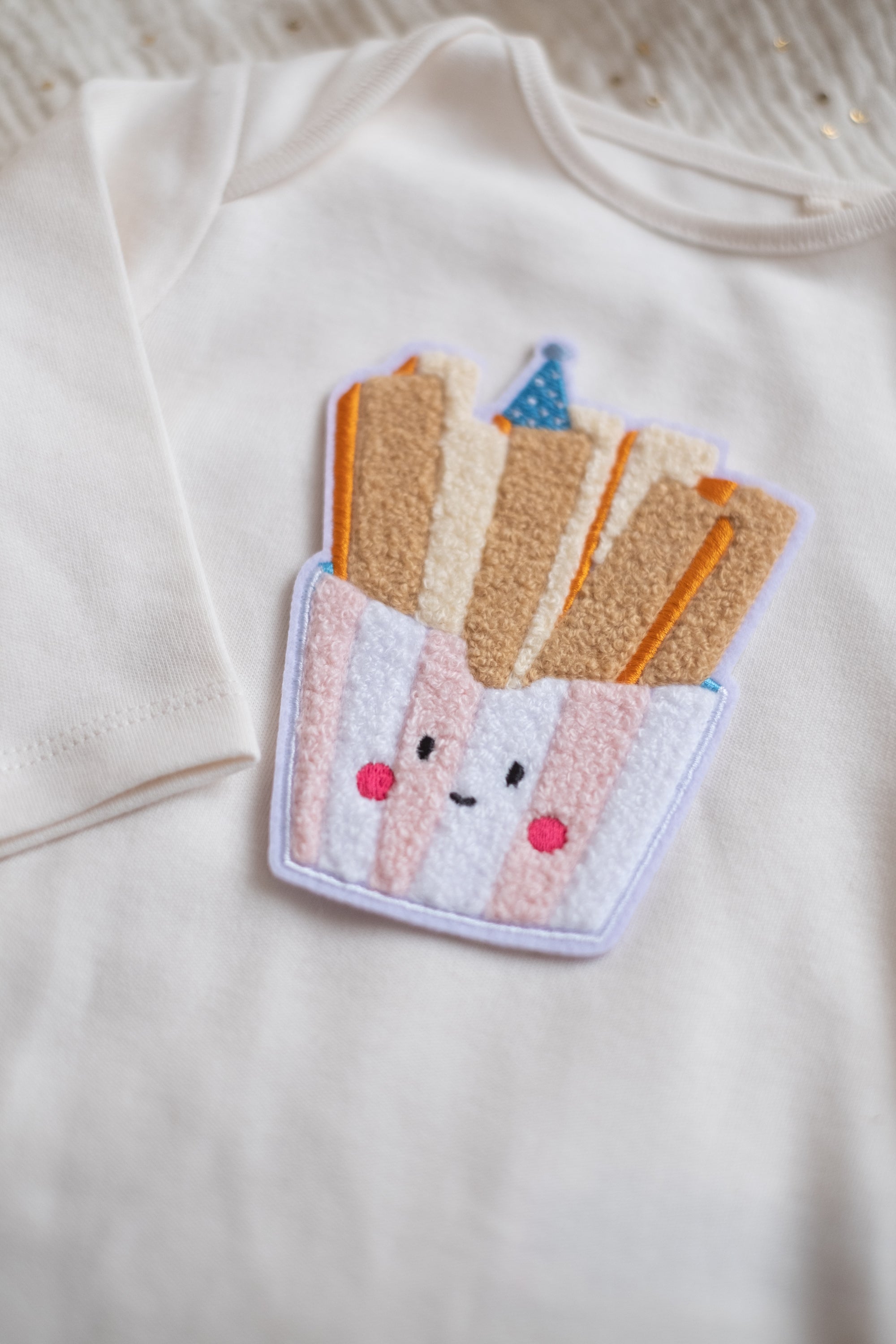 Hej Hanni Patch flauschig Pommes Chenillepatch