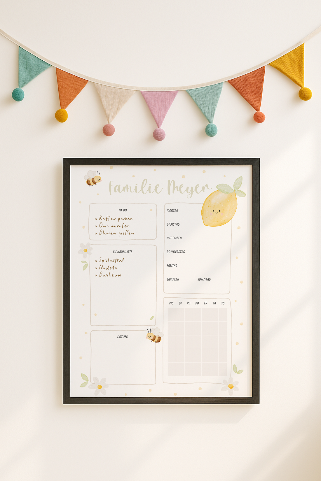 Familienplaner Zitrone & Bienen personalisiert mit Familiennamen inkl. Rahmen