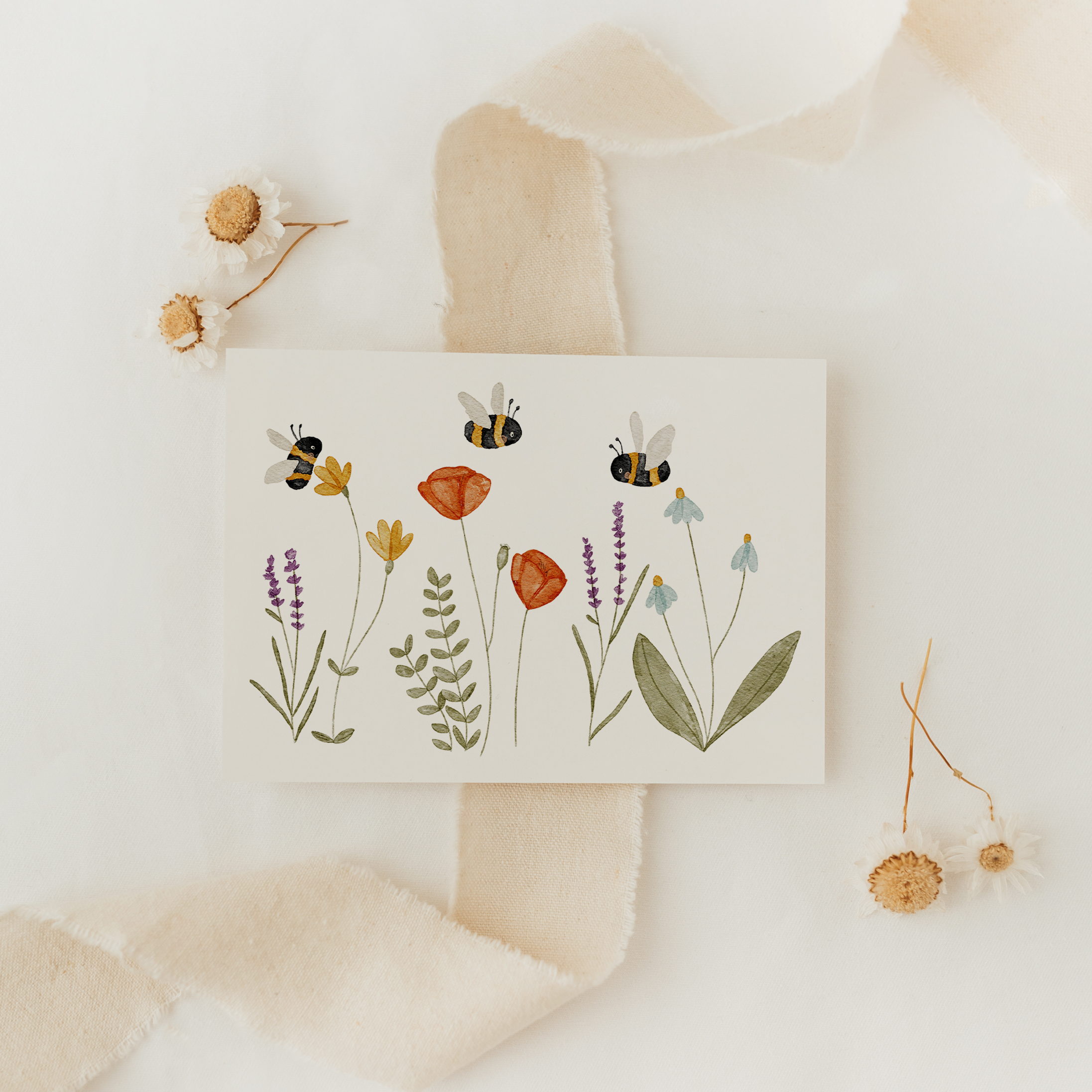 Hej Hanni Postkarte Wildblumen und Hummeln