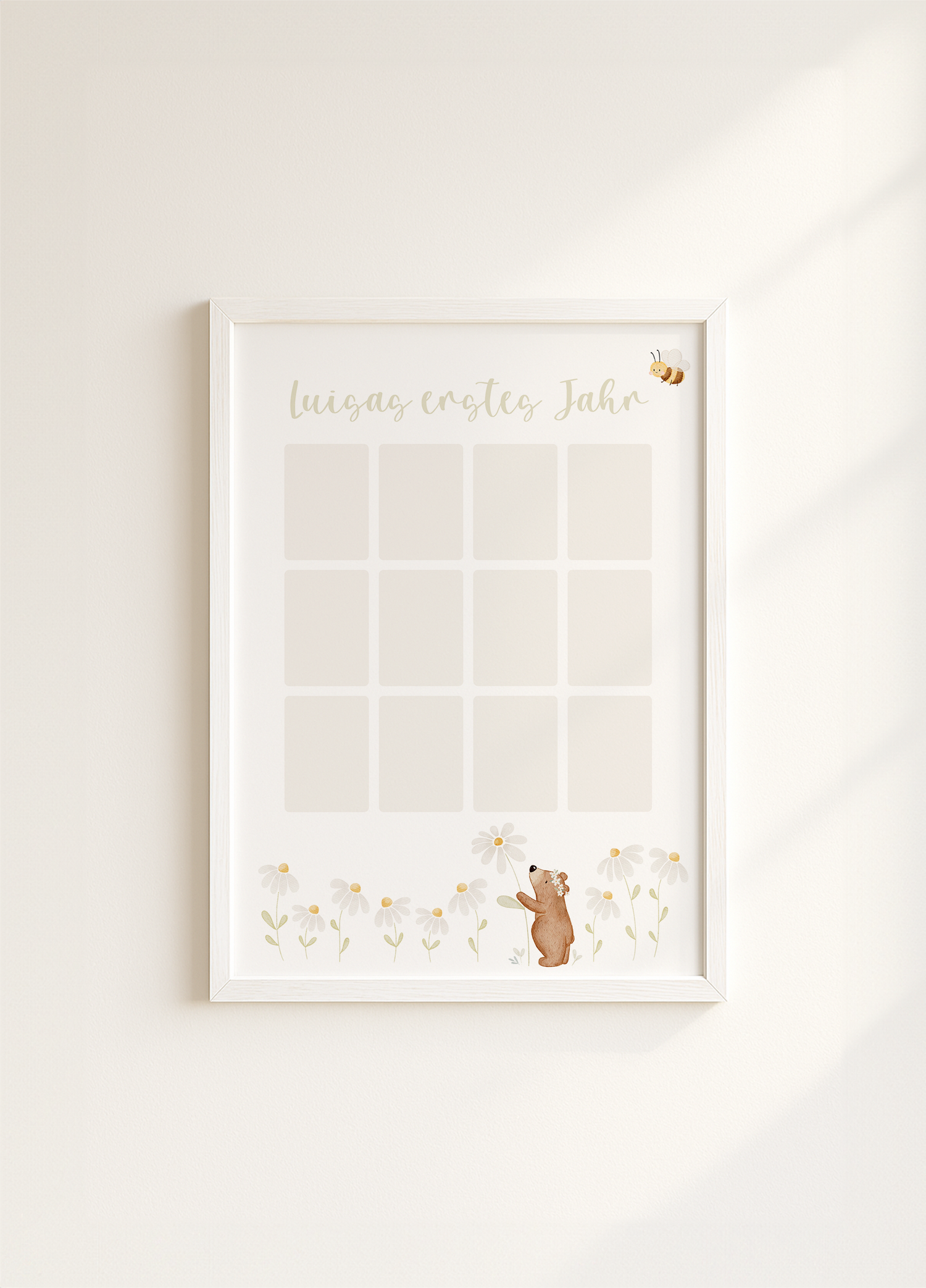 Kinderposter erstes Babyjahr Kleiner Bär mit Blume - für Fotos