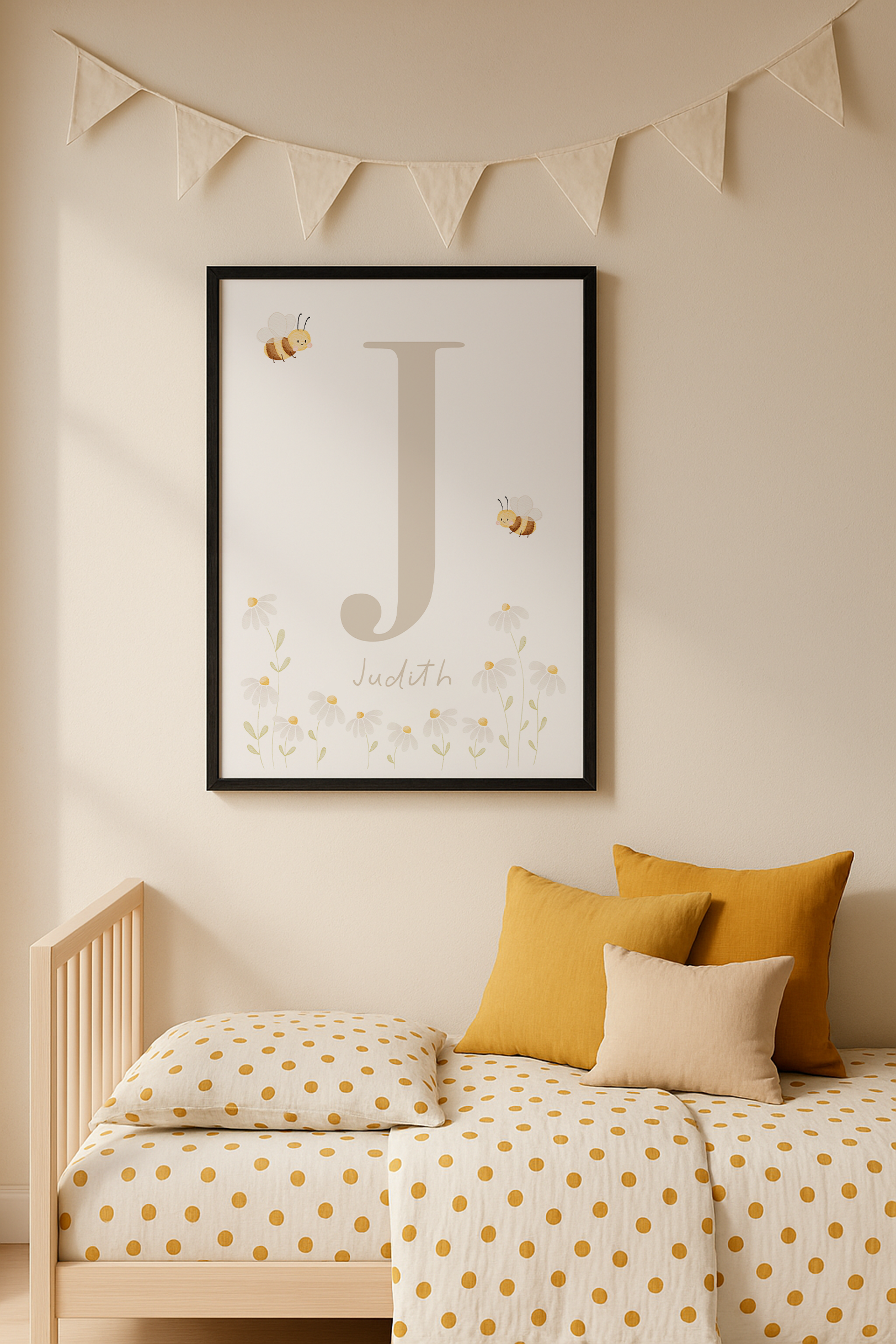 Buchstabenposter beige Bienen und Gänseblümchen