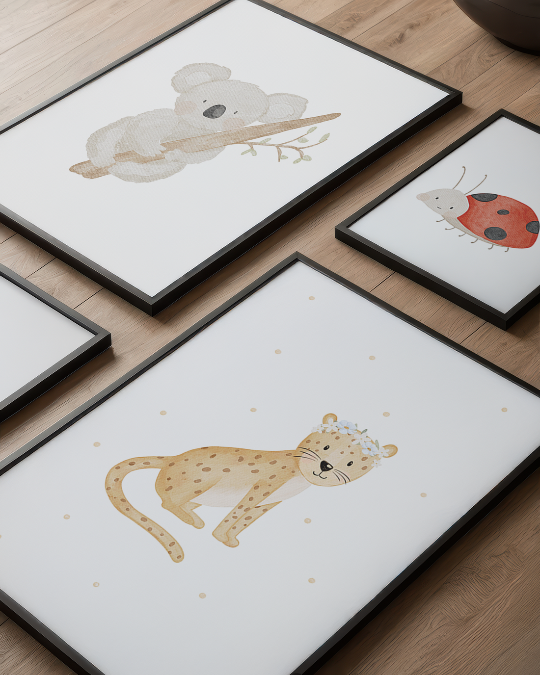 Kinderposter kleiner Gepard mit Blumenkranz